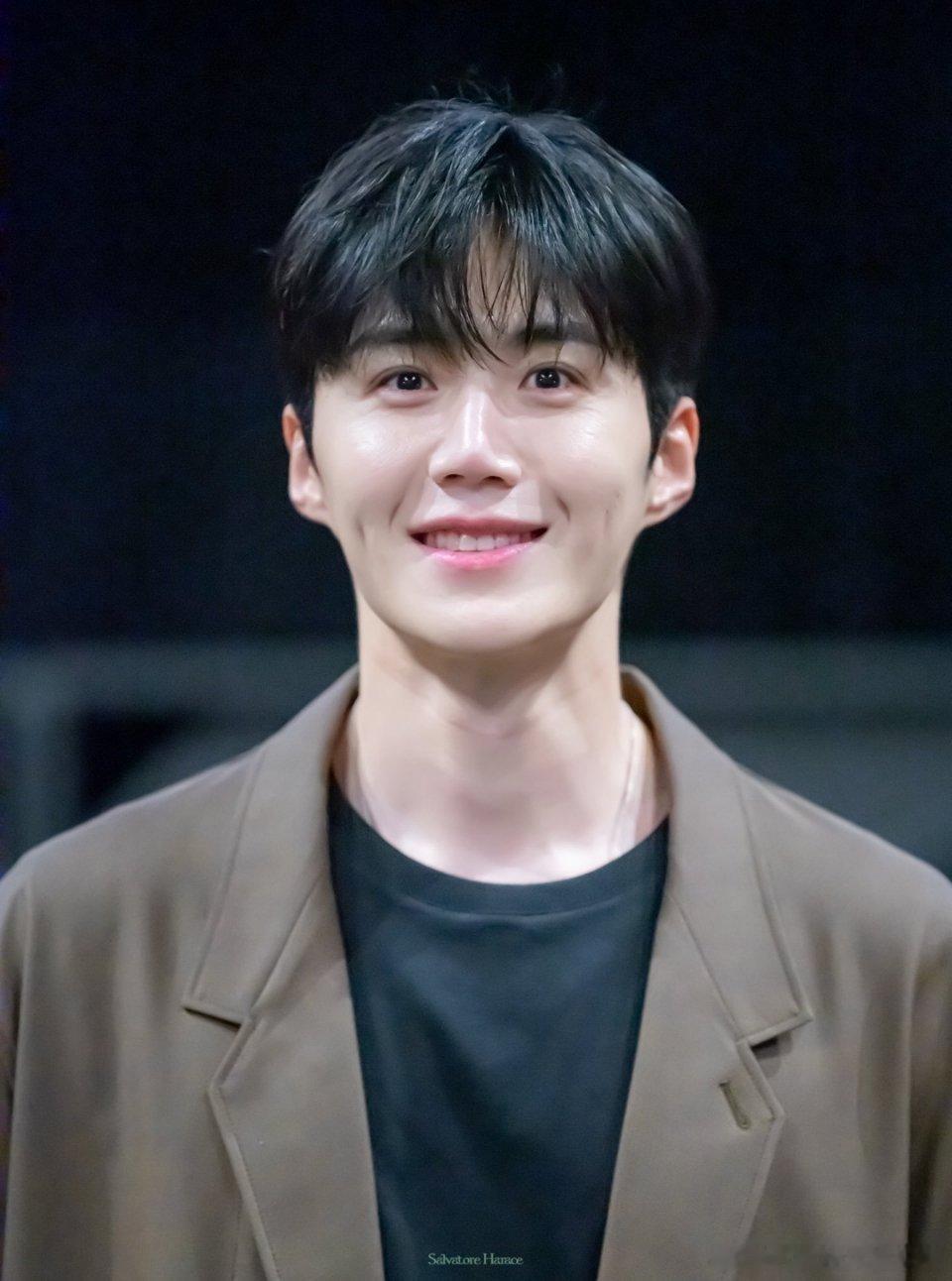 2月4日，金宣虎所属经纪公司发布官方声明，确认其存在逃.税行为并正式致歉。据悉，