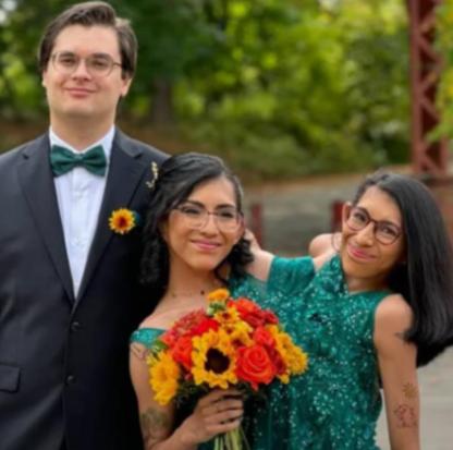 共用生殖系统的连体姐妹中的姐姐2024年结婚了，那姐姐同房时妹妹怎么办？
