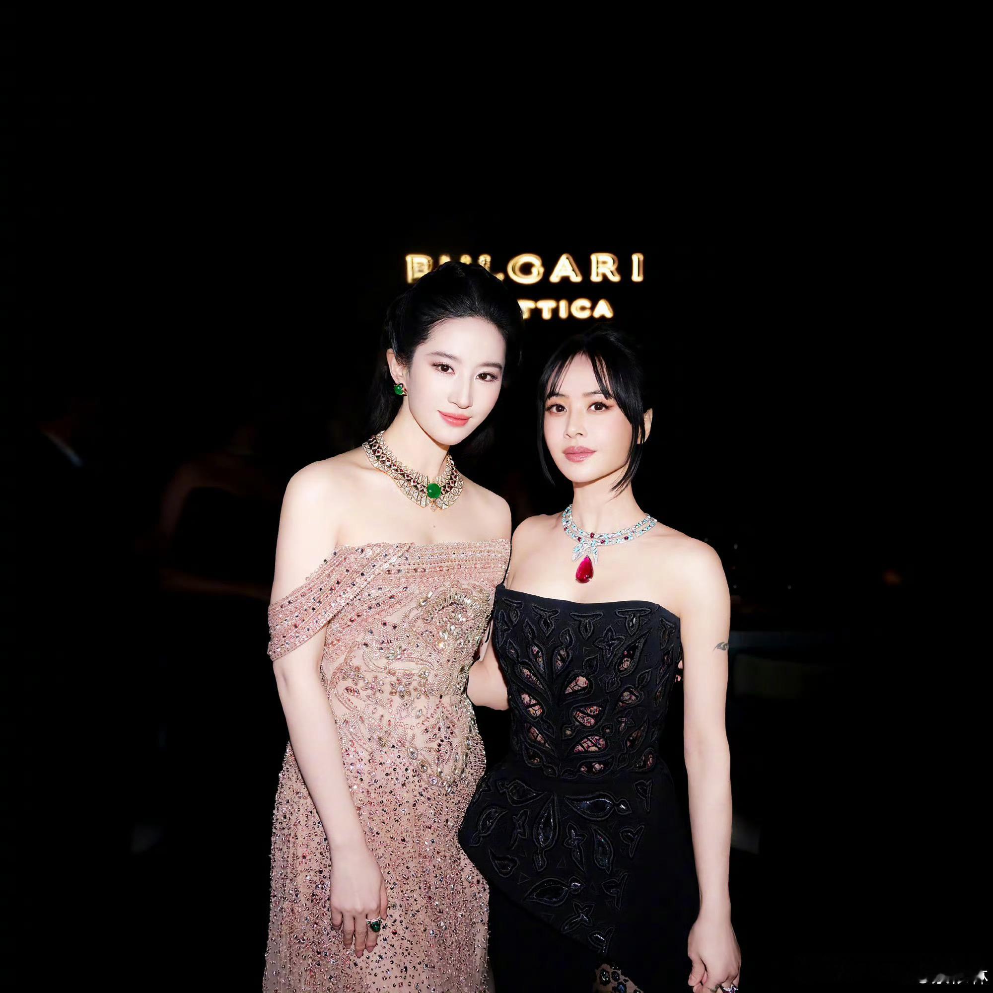 蔡依林和刘亦菲、刘嘉玲合照，以及她们的单人照蔡依林刘亦菲合照​​​