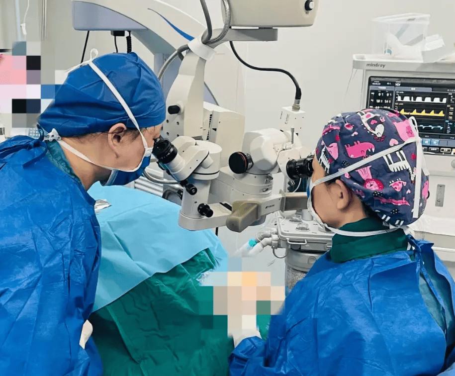 《一只蚊子毁掉视力！男子视力仅剩0.04，医生紧急提醒：这个动作等于下毒！》