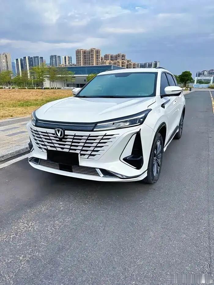 现款长安CS75 PLUS终端裸车低至8.79万，全款落地仅10万出头...