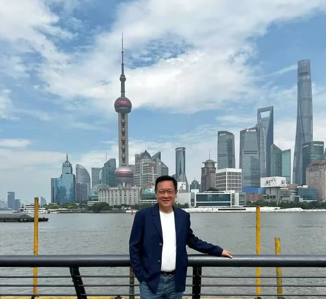 介文汲：儒雅随和的评论员总觉得相比于众多台湾媒体评论员，介文汲是很独特的存在