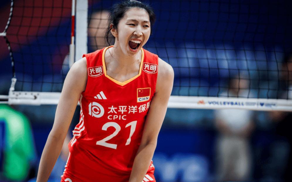 中国女排两名主攻吴梦洁和庄宇珊排在得分榜前三。吴梦洁以255分高居第一，且也是唯