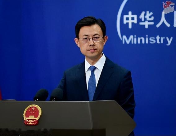 特朗普曾经在采访时表示：如果中方武统台湾，那么美国将会毫不犹豫的对北京进行轰炸，