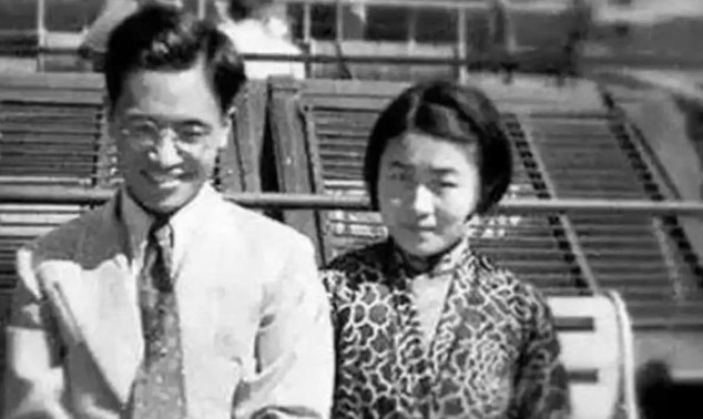 1933年，钱钟书追求燕大校花赵萝蕤，可赵萝蕤根本没有看上他，而是喜欢当时一文不