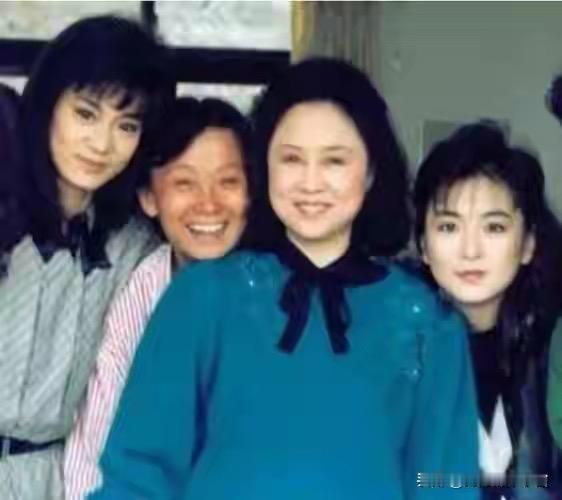 琼瑶笔下有好多个生动形象的渣男，为什么看不透平鑫涛?因为琼瑶真正想找的并不是