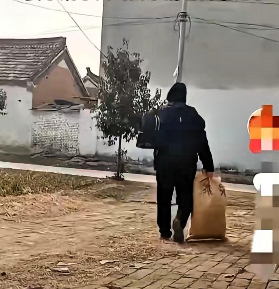 就因为1000块钱，散了一个家！​小年这一天，河南周口某村，上门女婿李军，将自