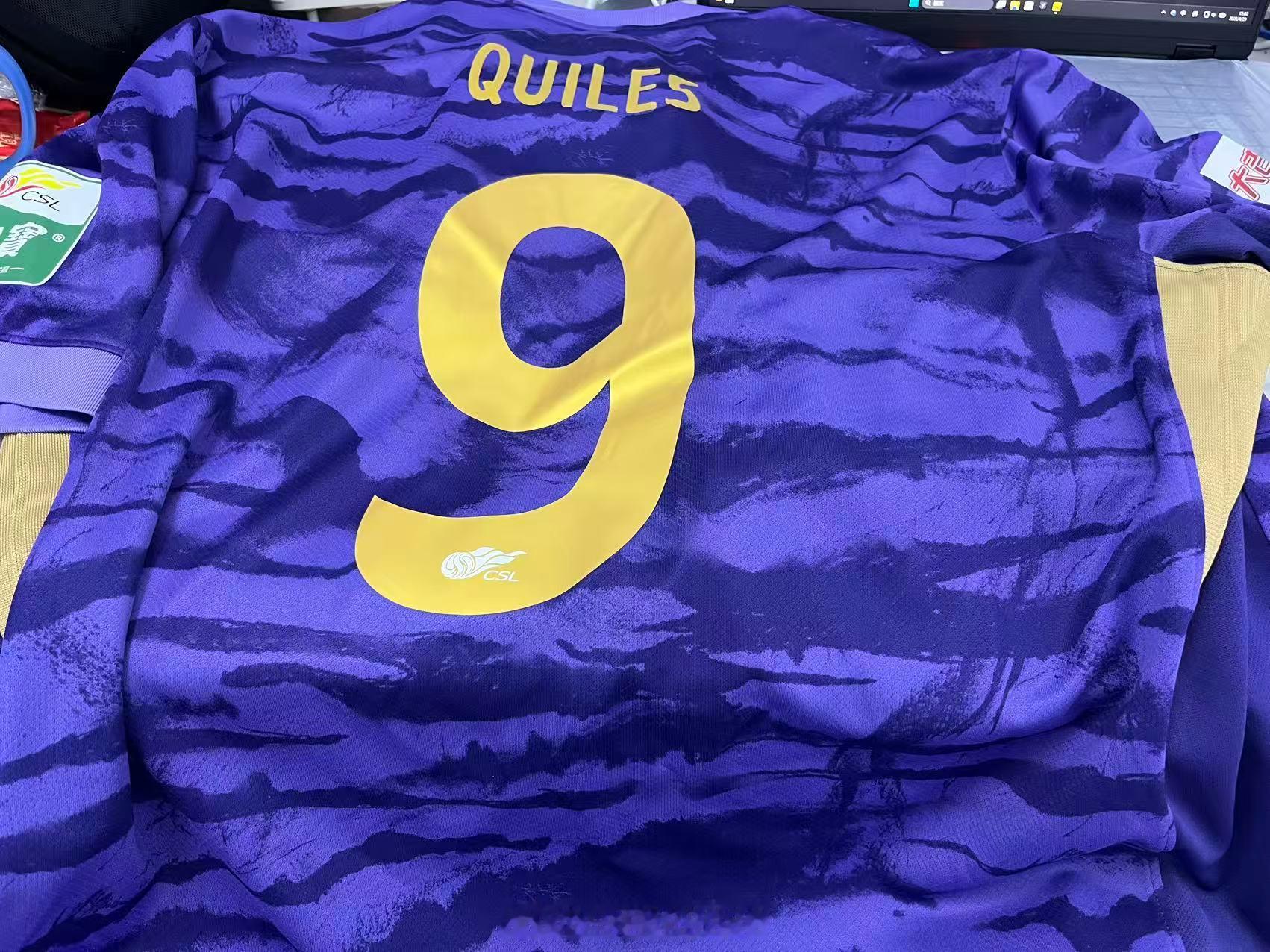 这下必须得印9号了。👑本来想印巴顿的，主要是担心明年没机会印基莱斯了。咱们的选