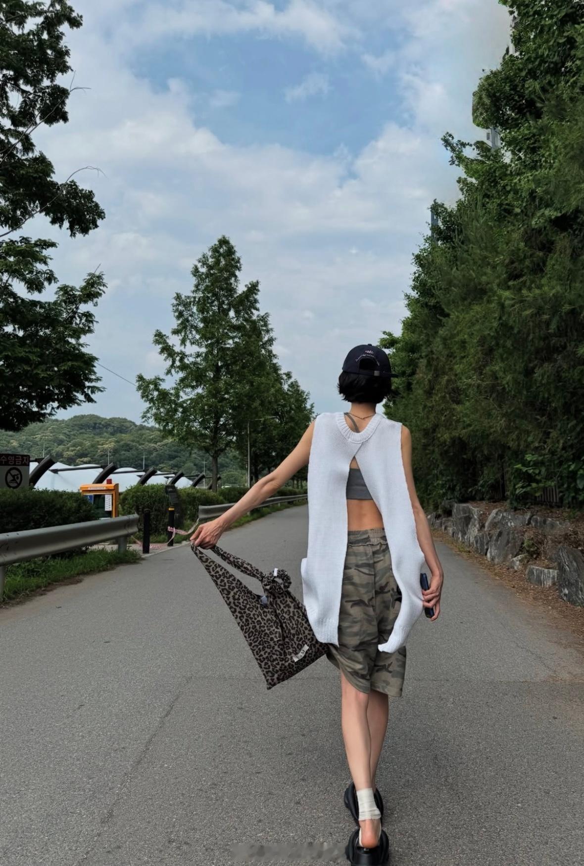 林珍娜林珍娜nana型女炸街穿搭​​​