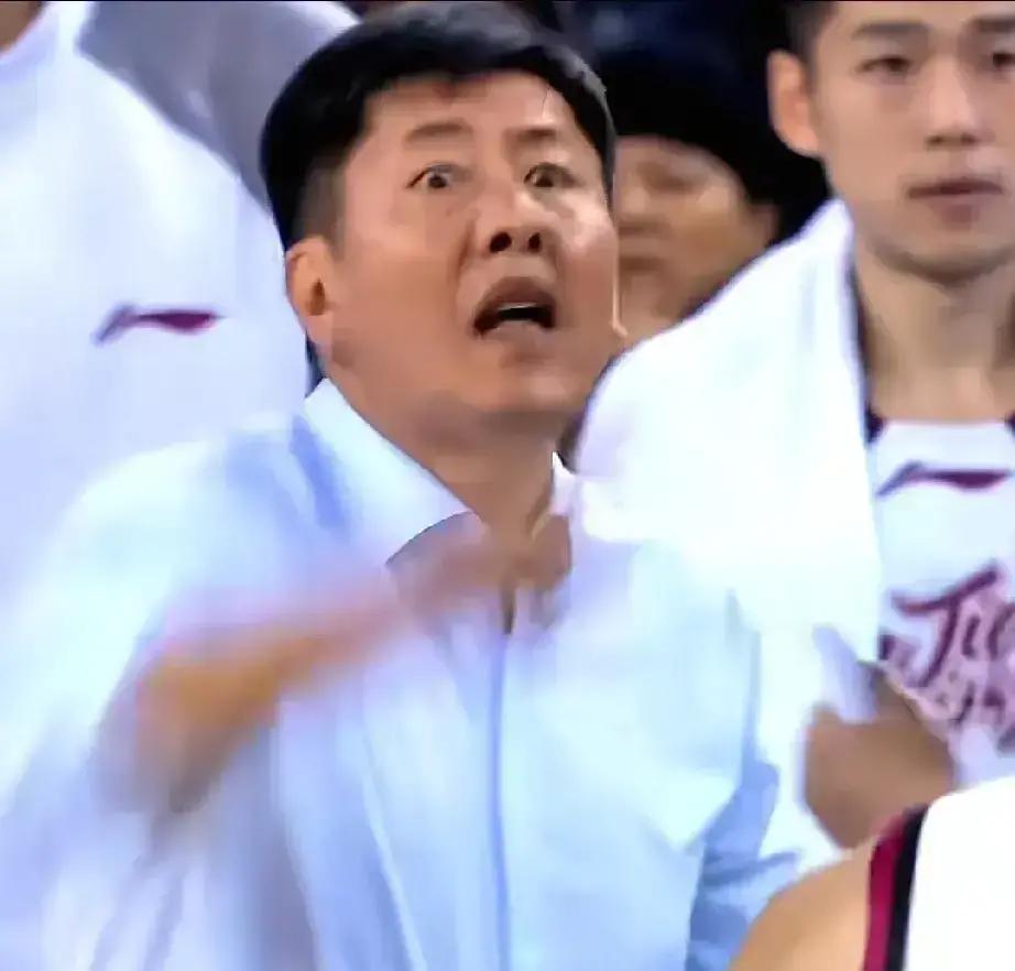 浙江稠州被宁波掀翻，101比106，加时翻车，脸疼。倒数队干翻豪强，丁伟脸黑