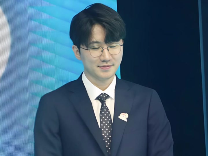 要上场打比赛啊? BLG教练Daeny从昨天下午2点rank到今天凌晨3点