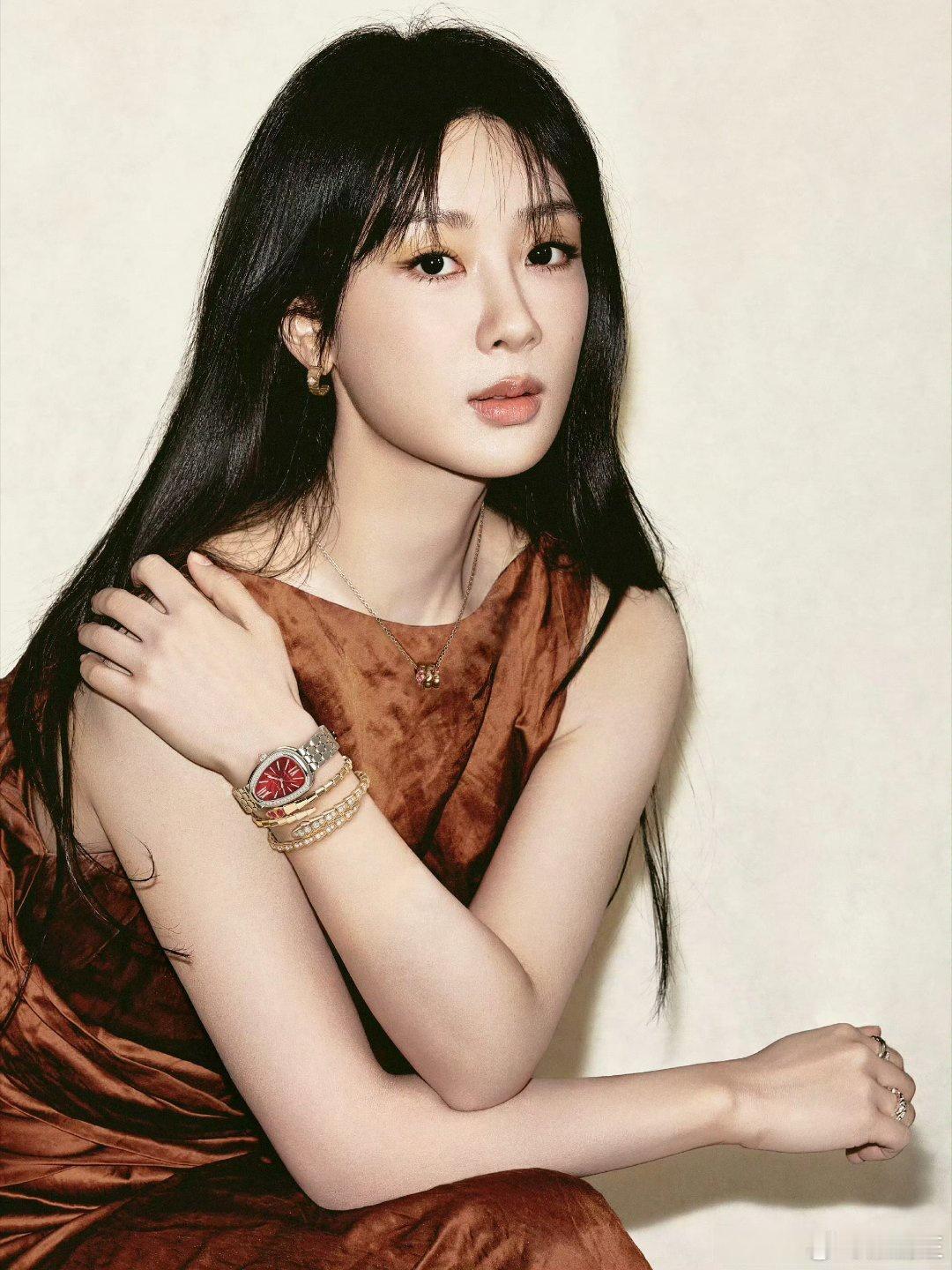 宝格丽新大片：杨紫、陈昊宇、孟子义！宝格丽一下收齐3位女演员，排面拉满了！你喜欢