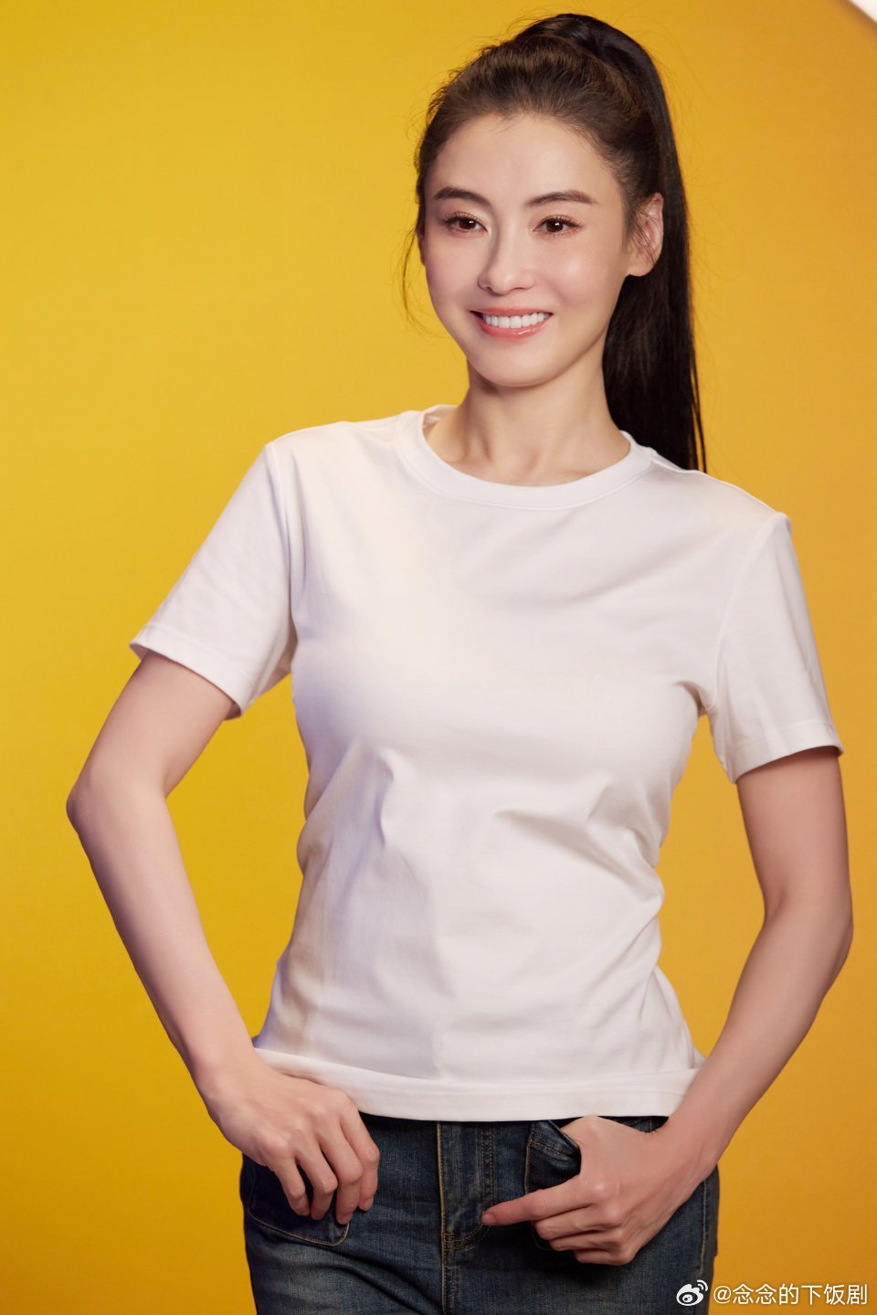 张柏芝线下活动状态超绝张柏芝这状态真的绝了，岁月完全没影响，骨相好看气质绝，一