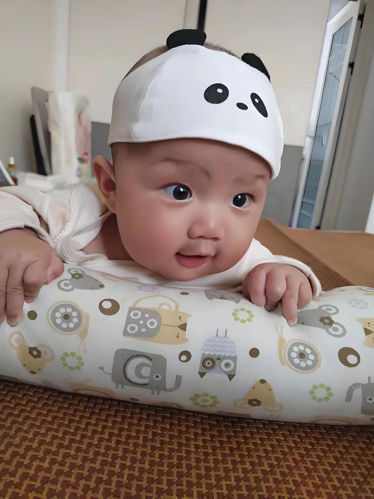 我大学同学怀孕五个月的时候，她老公被查出得了绝症。​她父母要她把孩子打掉。