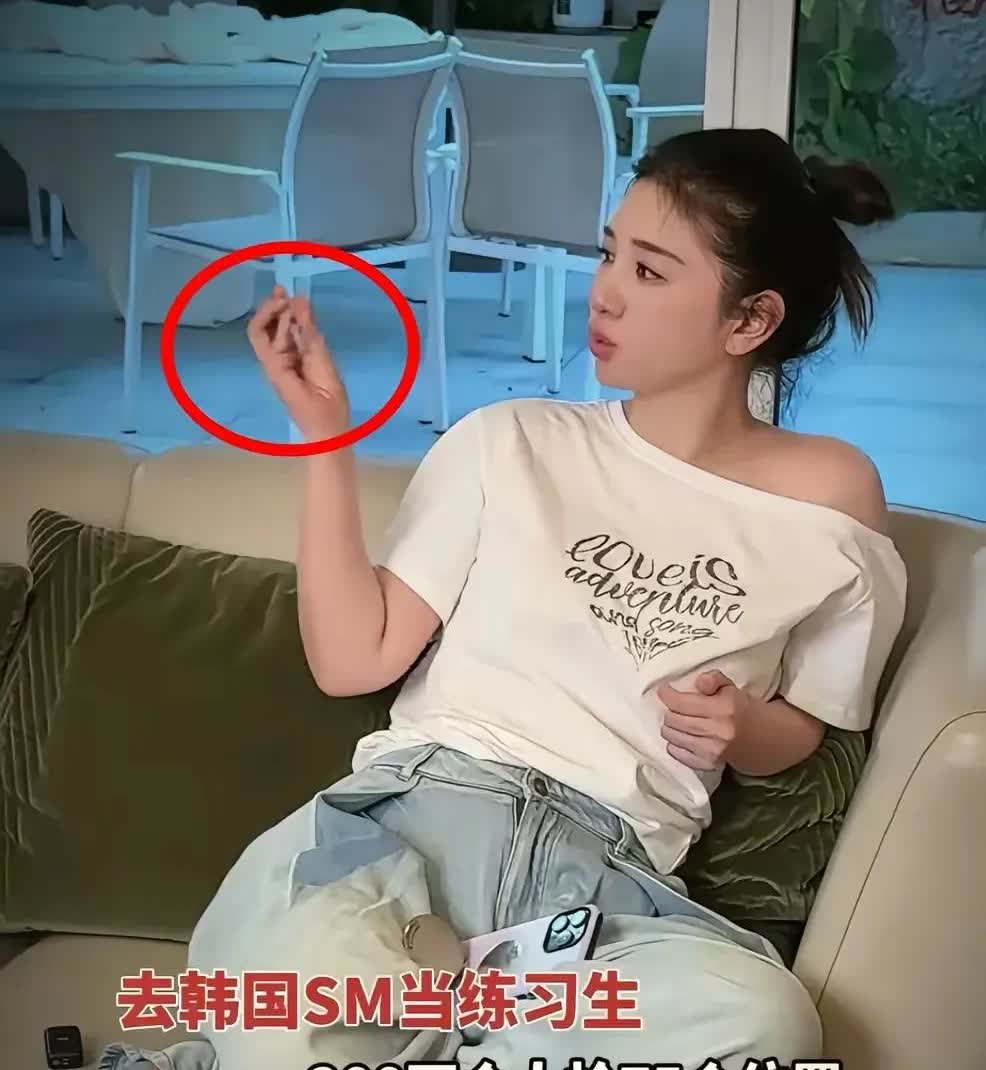 你只是黄奕的女儿，不是皇帝的女儿。黄奕12岁的女儿，不喜欢读书，也不想读书了