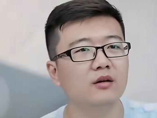 莱维太敢说了，直言：蒯曼扛不了单打，他说，蒯曼今年外战输了5次，有4