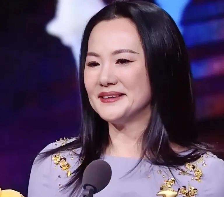 咏梅老了，但她在粉丝的心里永远都是美的。大学生电影节，她又被评为最喜爱的女演员，