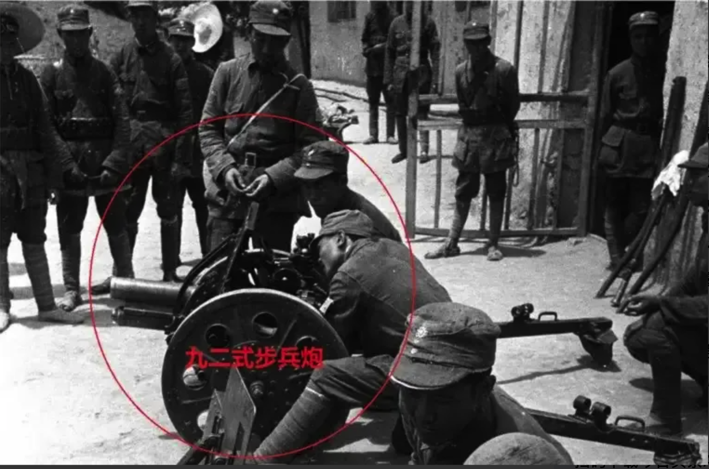 1940年，115师686团炮弹告急，全团只剩下3发炮弹，团长张仁初急得团团转。