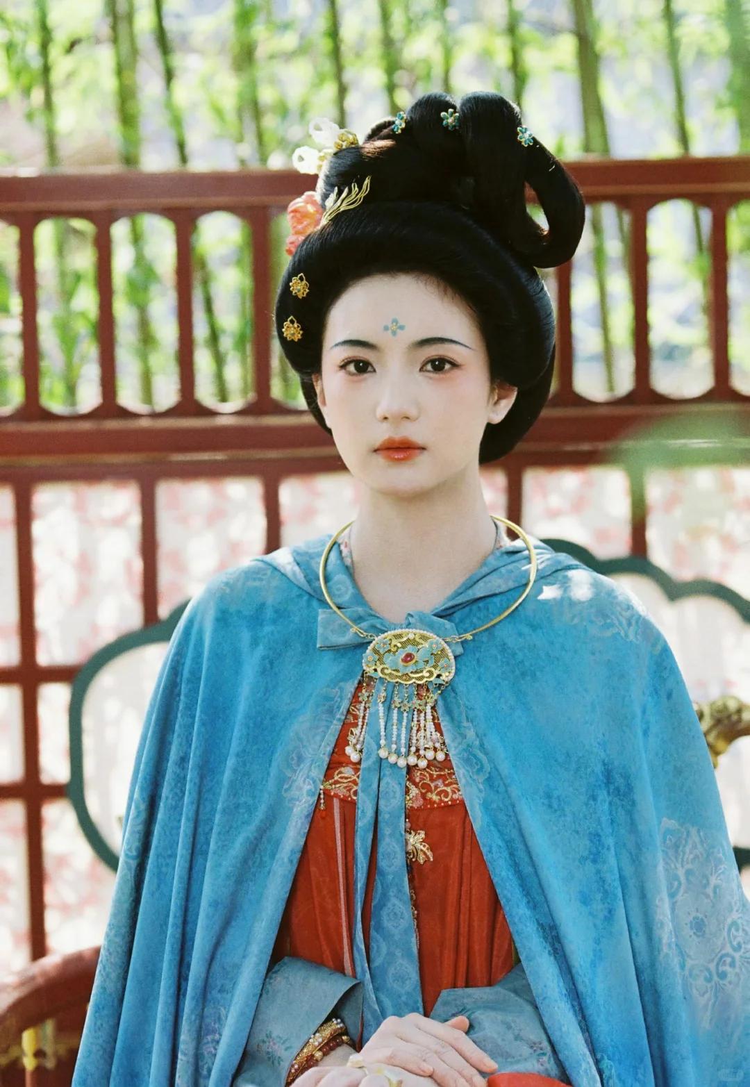 为什么萧淑妃生了三个孩子还会失宠？其实很简单王皇后清楚萧淑妃是皇帝用来制衡自