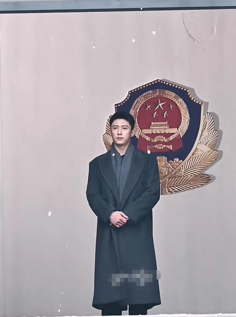 如果他当初没进娱乐圈，现在说不定会在长安街上站岗