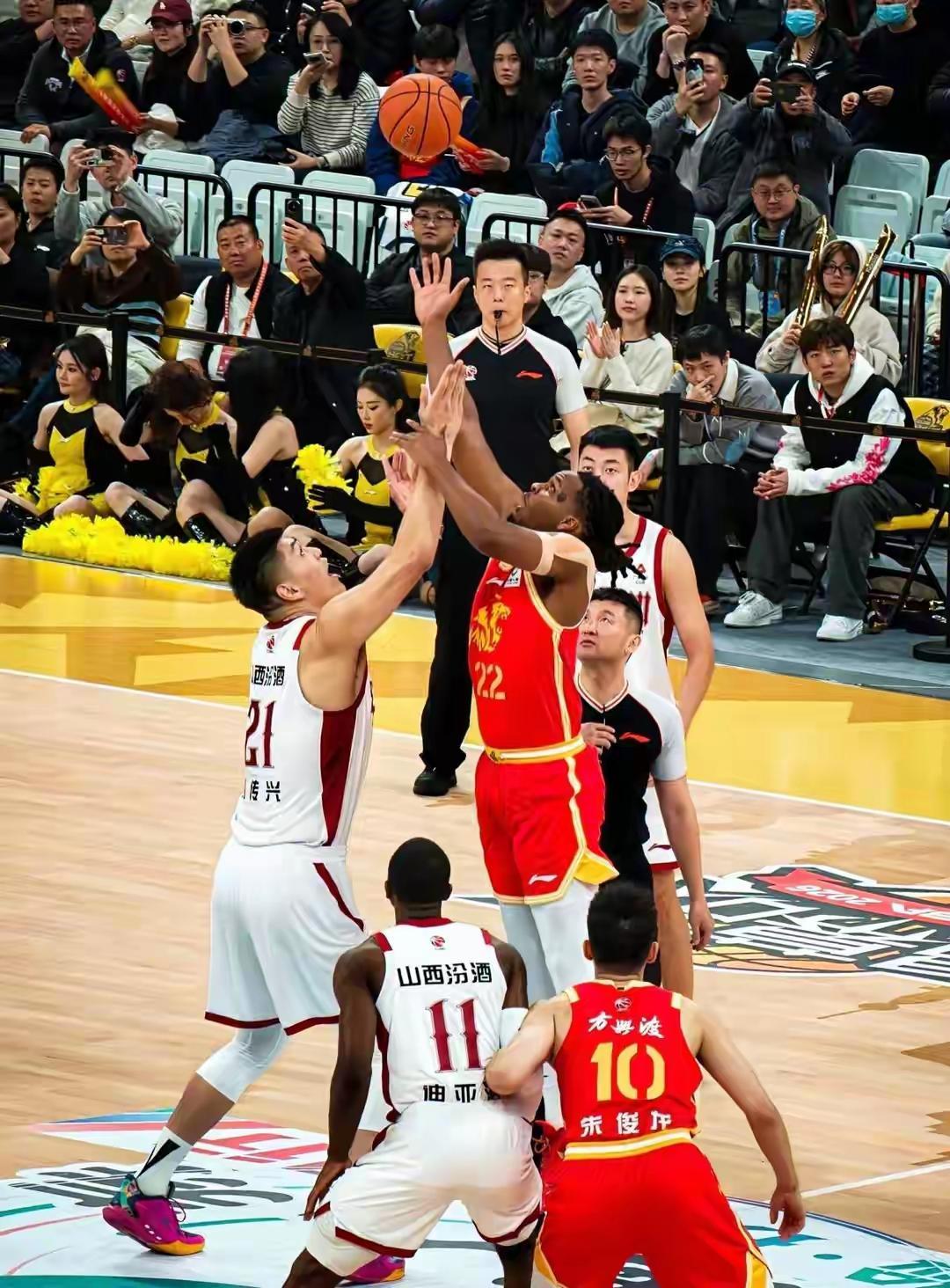 CBA再这样下去，真的没人看了，也会影响中国男篮的水平，不值得啊……！1：比