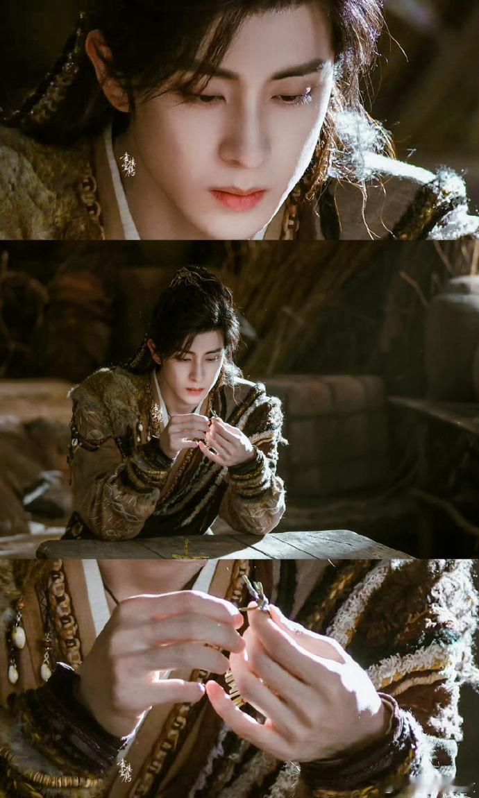 敖瑞鹏和孙千领奖像是在走T台T台还是要盘靓条顺的帅哥美女来走呀​​​