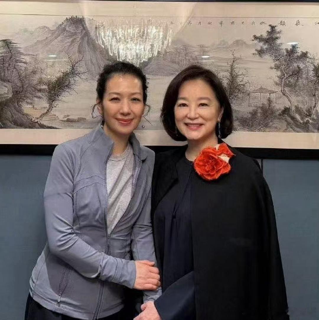 70岁的林青霞和胡军夫妇，岁月从不败美人