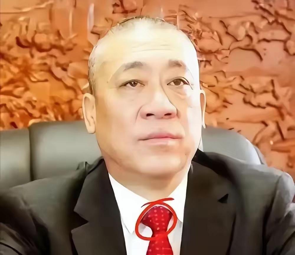 县里想让崔培军挂个名，出钱修文化中心，他当场就回绝了。这话一甩出去，在场的人