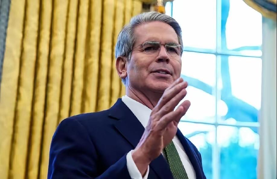 近日，美财政长贝森特警告中国：“如果加拿大和中国达成协议“超出已公布的范围”，中