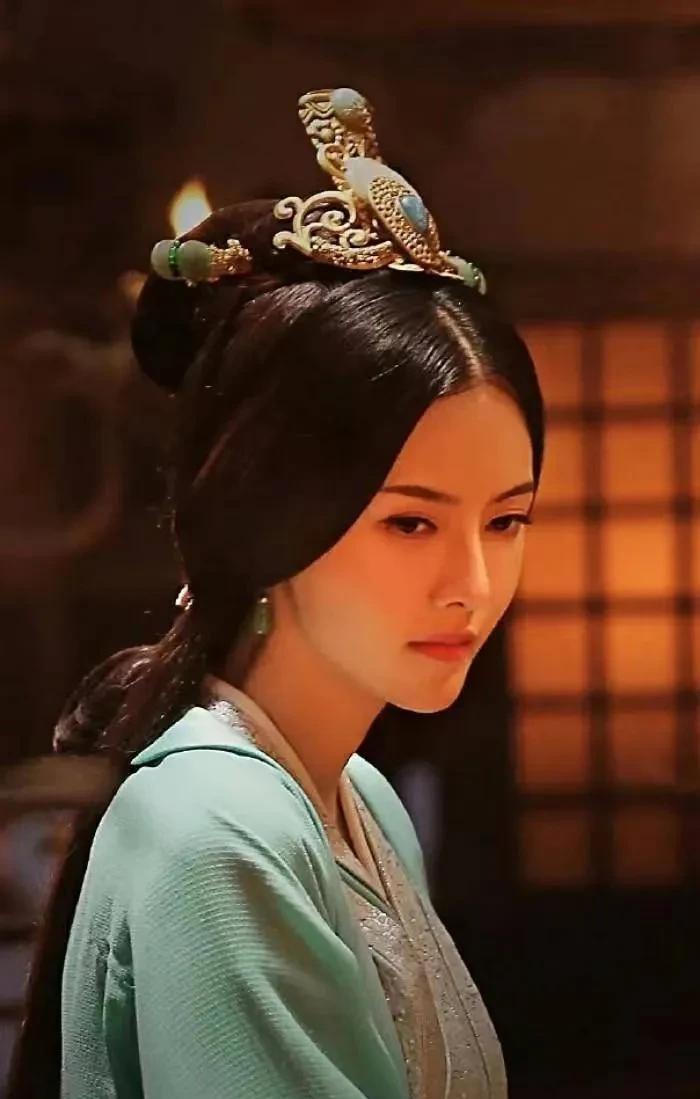 曹丕夺<em>甄宓</em>，三国权力下的爱情悲剧