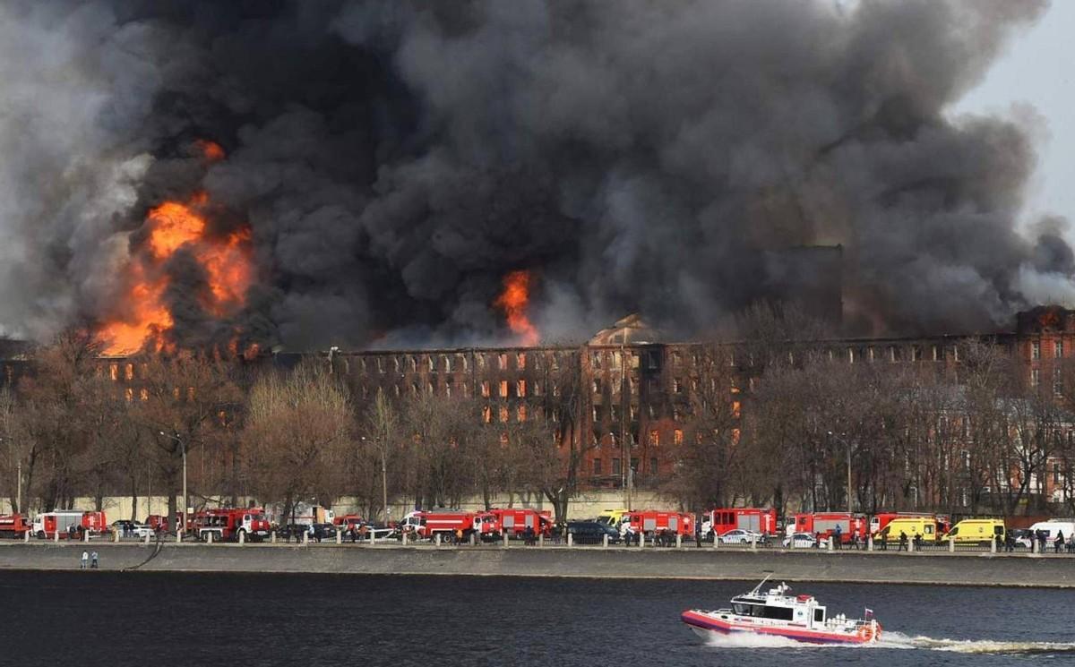 基辅遇袭泽连斯基甩锅，市长反呛：难道全境遇袭都要怪我？根据媒体报道，随着冬季来