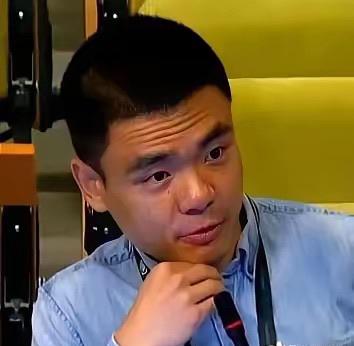 中国记者徐德智在联合国会场站起来，只问了日本代表两个问题。谁炸的日本？为什么炸？