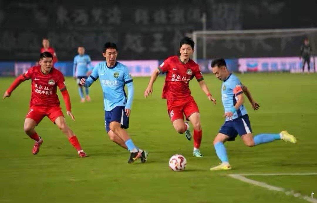 河南队消息1.前段网传阿奇姆彭签约0.5十0.5的合同，近期回爆出阿奇算，并没签