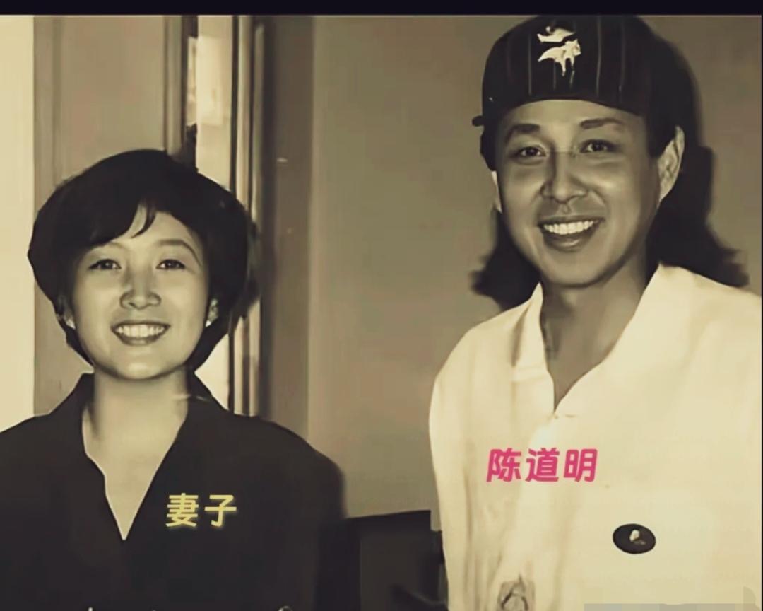 1981年，央视新闻主播决定嫁给一个龙套演员。当时，杜宪的名字家喻户晓，陈道明