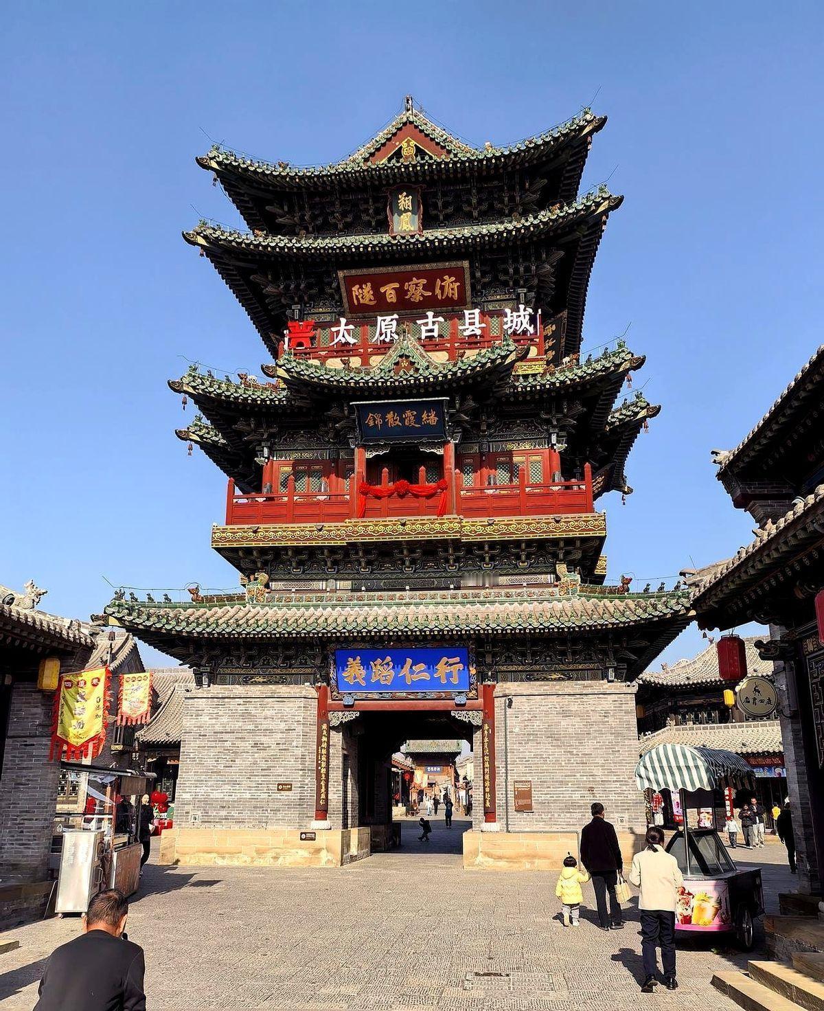 太原地铁3号线，258个亿。看到这新闻我脑子里第一秒闪过的，不是它有多长，而是我