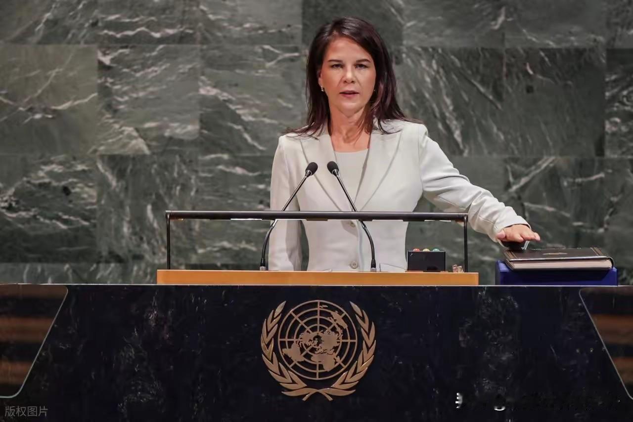 真的感觉贝尔伯克没什么重要，她能来，已经算给她面子了，一年任期，至于能不