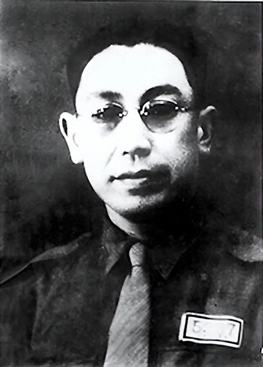 1949年，地下党郭汝瑰率72军起义。起义结束后，他开始清查档案，期间，发现了一