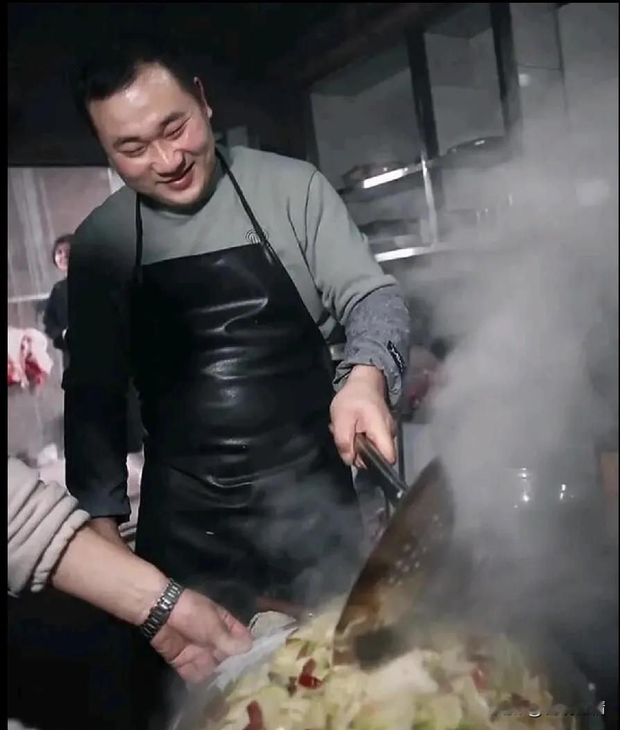 杀猪宴最惨“受害者”曝光！不是呆呆，也不是洗碗哥，这哥们儿纯属“热心惹的祸”！