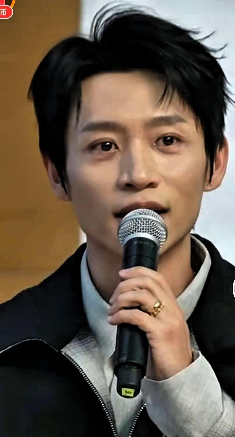 获奖了，获奖了，全班人马，一个不落。这个剧组的获奖，着实让观众感受到了创作的诚意