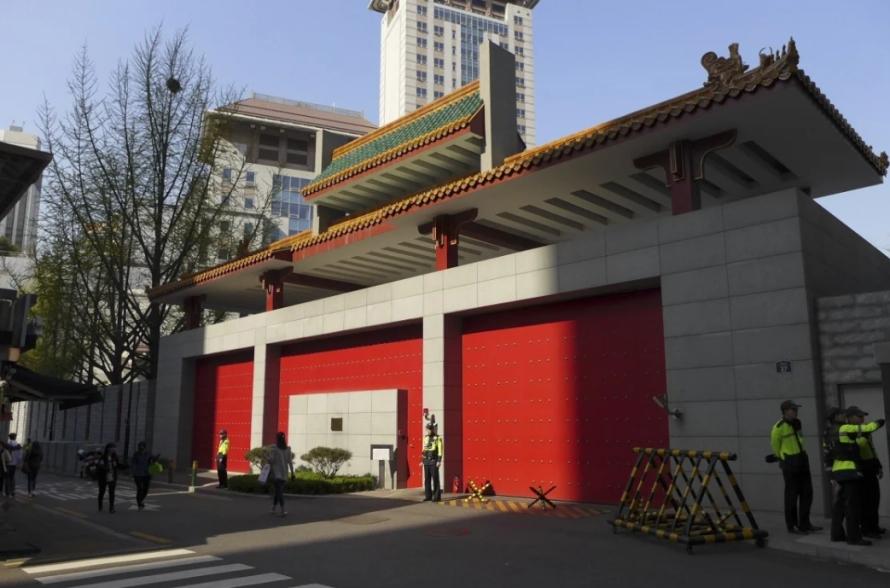 中方：少拿笑脸，挑战我的原则！随着中韩关系回暖，韩国会兴冲冲凑了15名议员，准