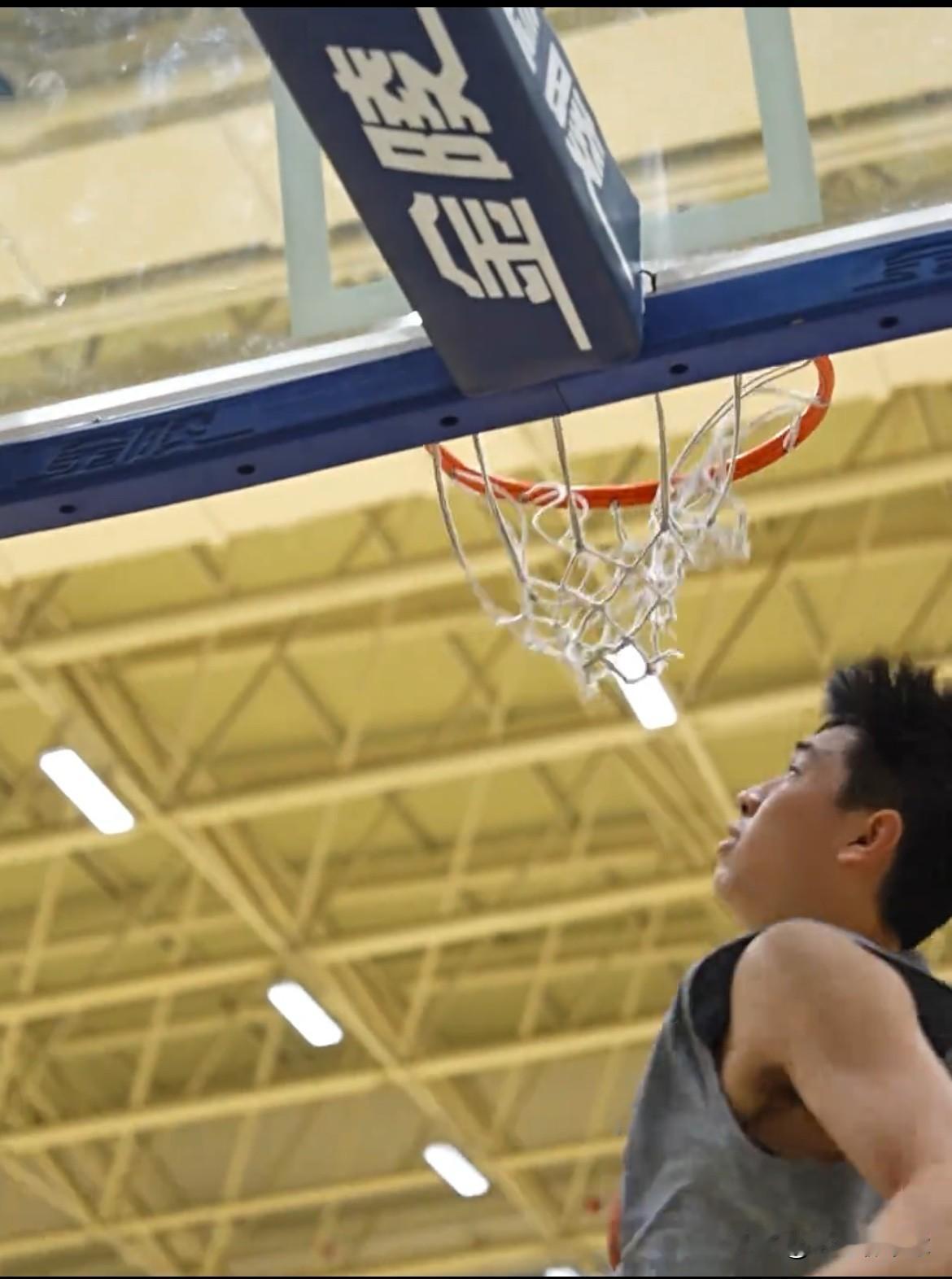 广东男篮两大悍将最新消息！崔永熙&麦考尔广东男篮远征军昨晚以一场大胜结束本次远