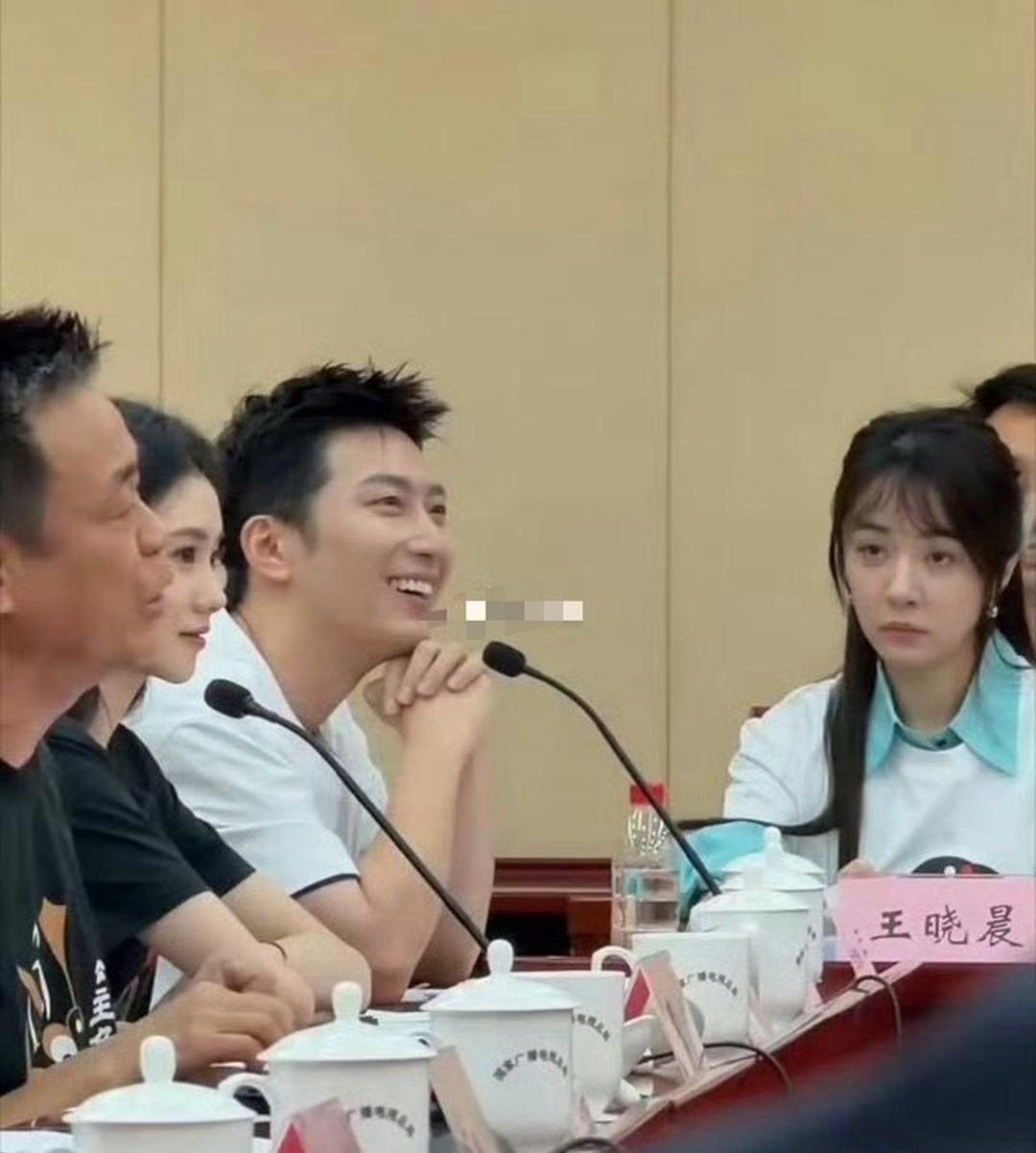 王晓晨这是怎么了，前后反差太大了吧​