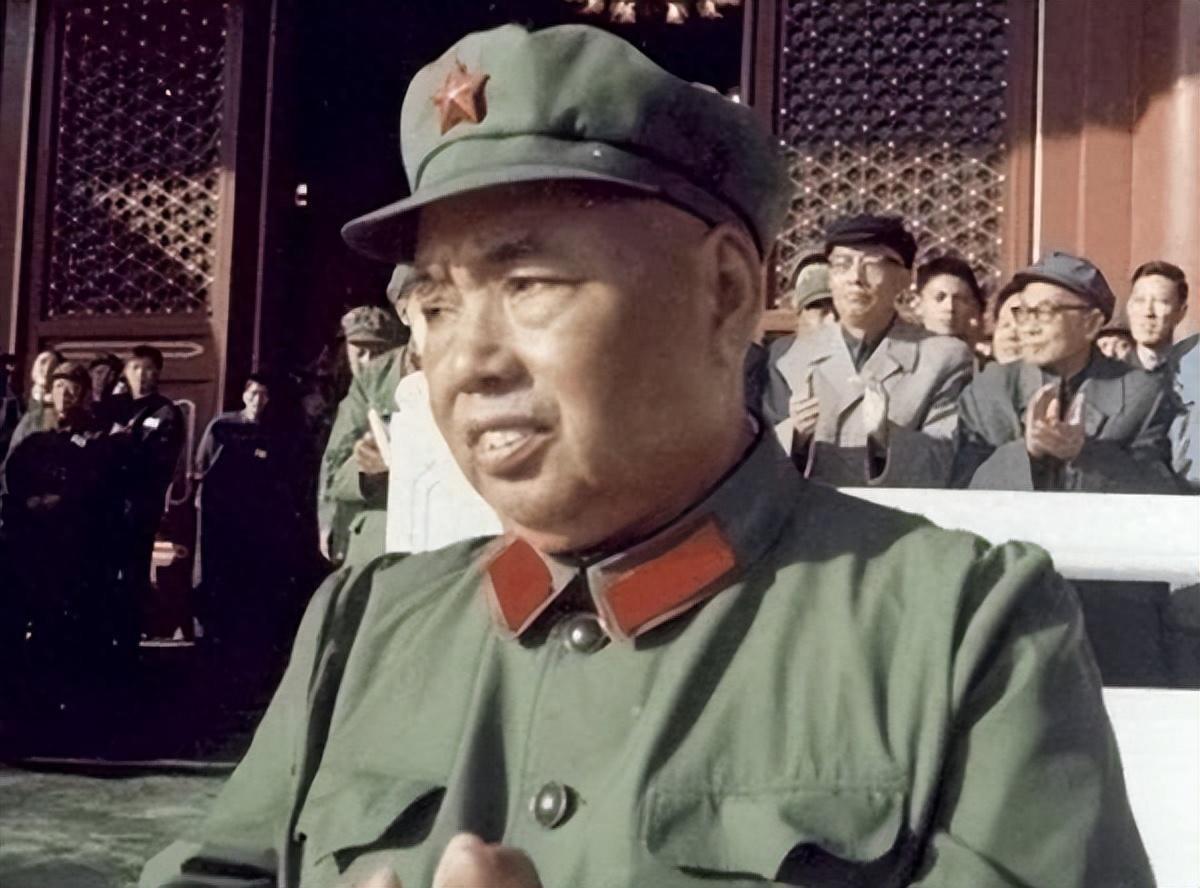 🌞1985年，80岁的许世友上将来到济南，他想去祭奠济南战役中牺牲的华野九