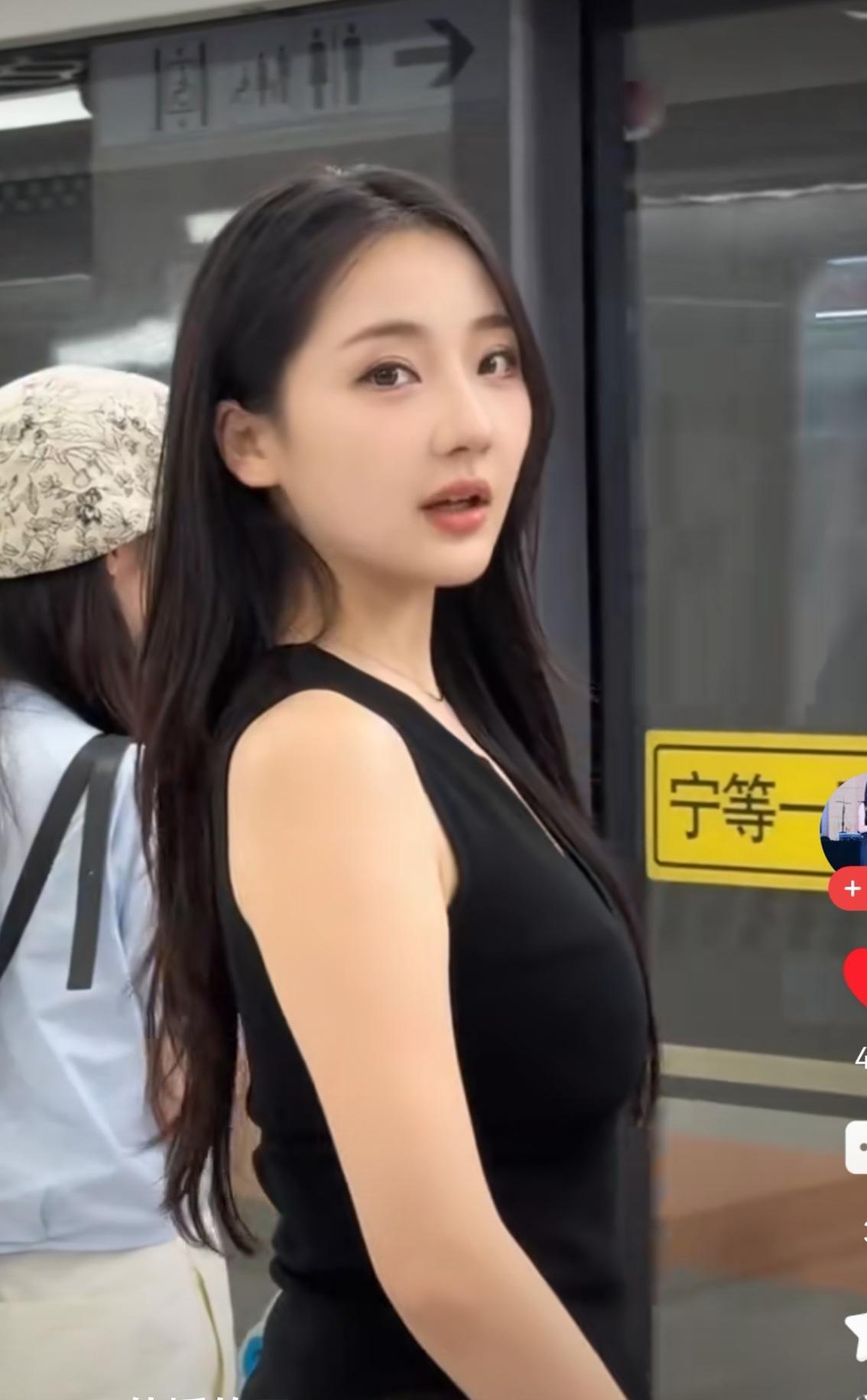 心中永远的女王[狗头][狗头][狗头]分享女神美图