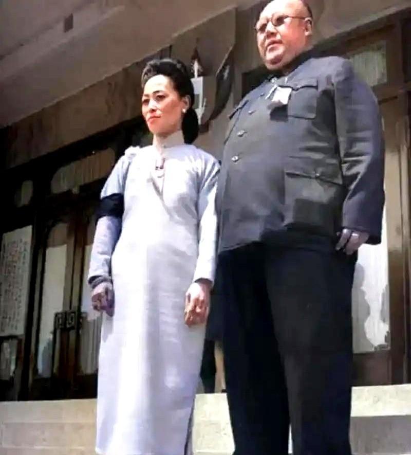 他以为带走的是一张无限额信用卡，其实只是一张时效三年的消费券。钱刚到美国时，他