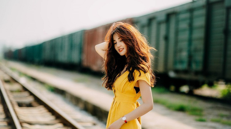 中年男女的婚外情人，多半是这几种异性：1、重逢的旧情人，滋生情感诱惑；2、职