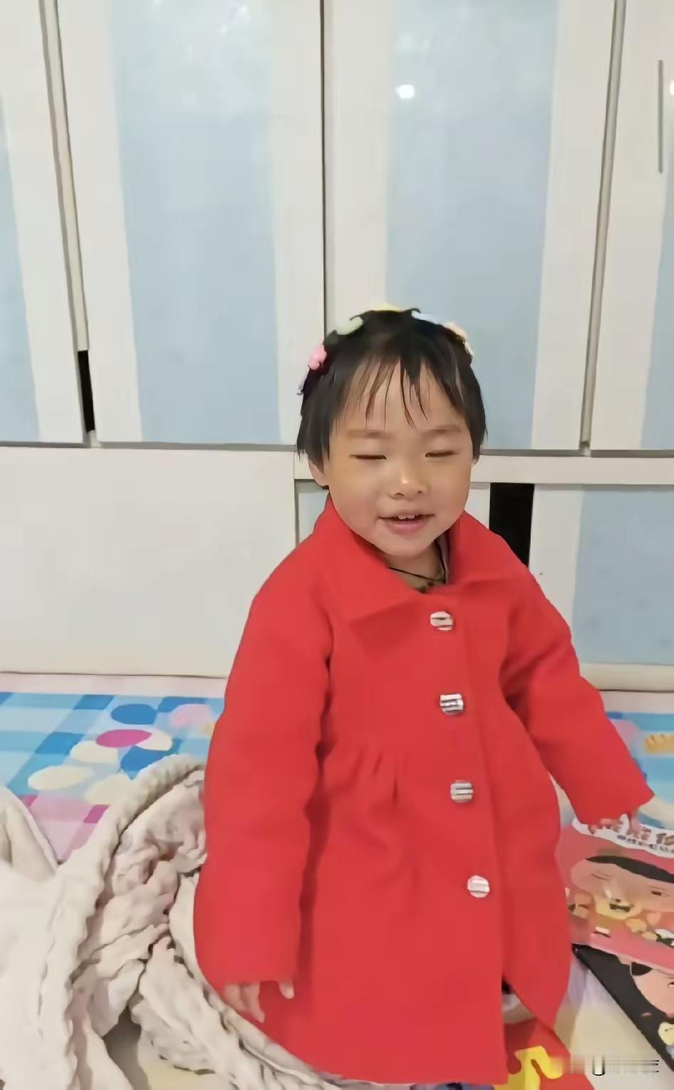 毛骨悚然！想想都脊背发凉！辽宁朝阳建平县一名4岁女童在爷爷奶奶秋收时，于地头车内
