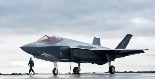 中国武器下一个要实战验证的就是能不能打掉美国的F-35隐身战机。目前来看，最好的