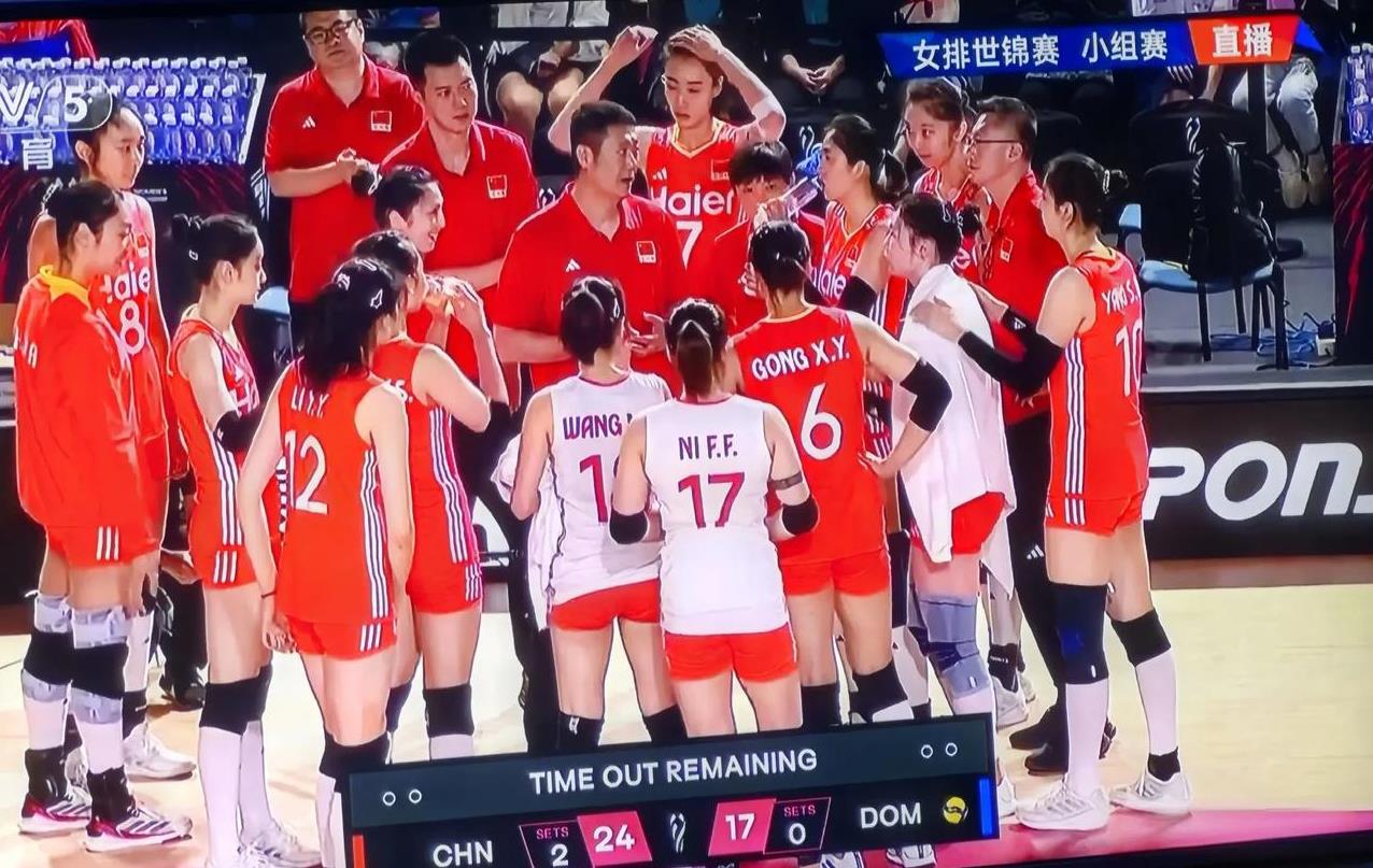 中国女排平均身高下降的好处：1、不依靠个人高点强攻，打整体；2、平拉开进攻速