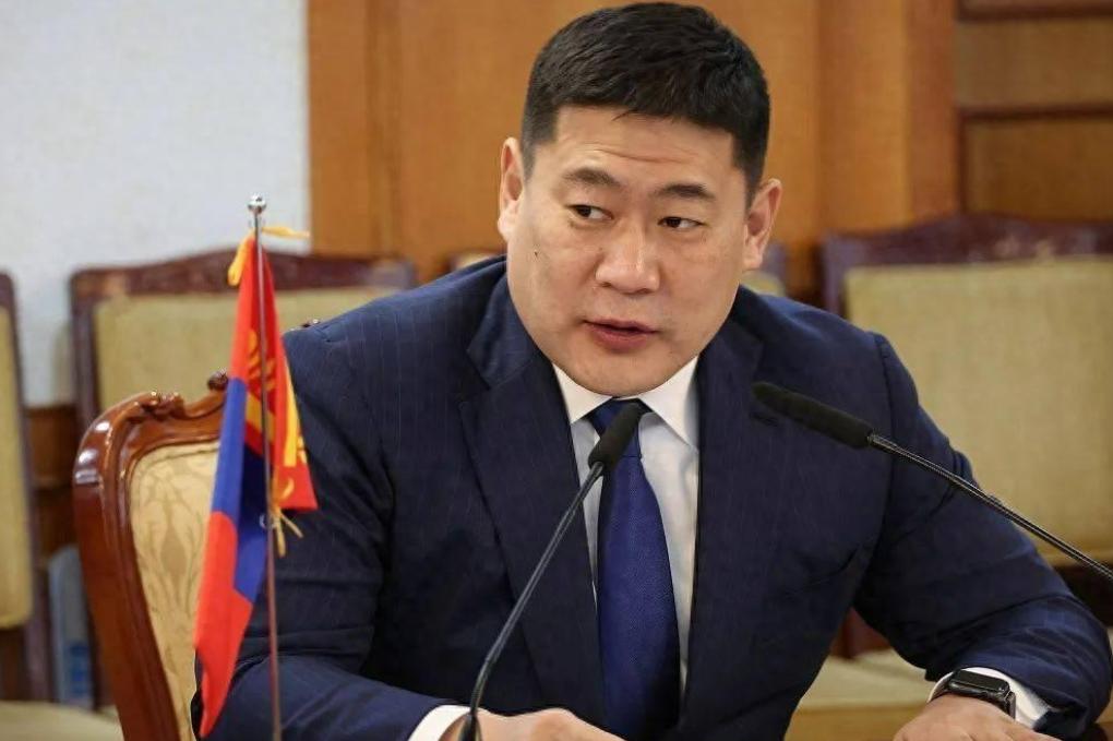 一位蒙古国网友在网上发出了这样一句话：“当初蒙古为何要脱离中国独立出来？独立的意